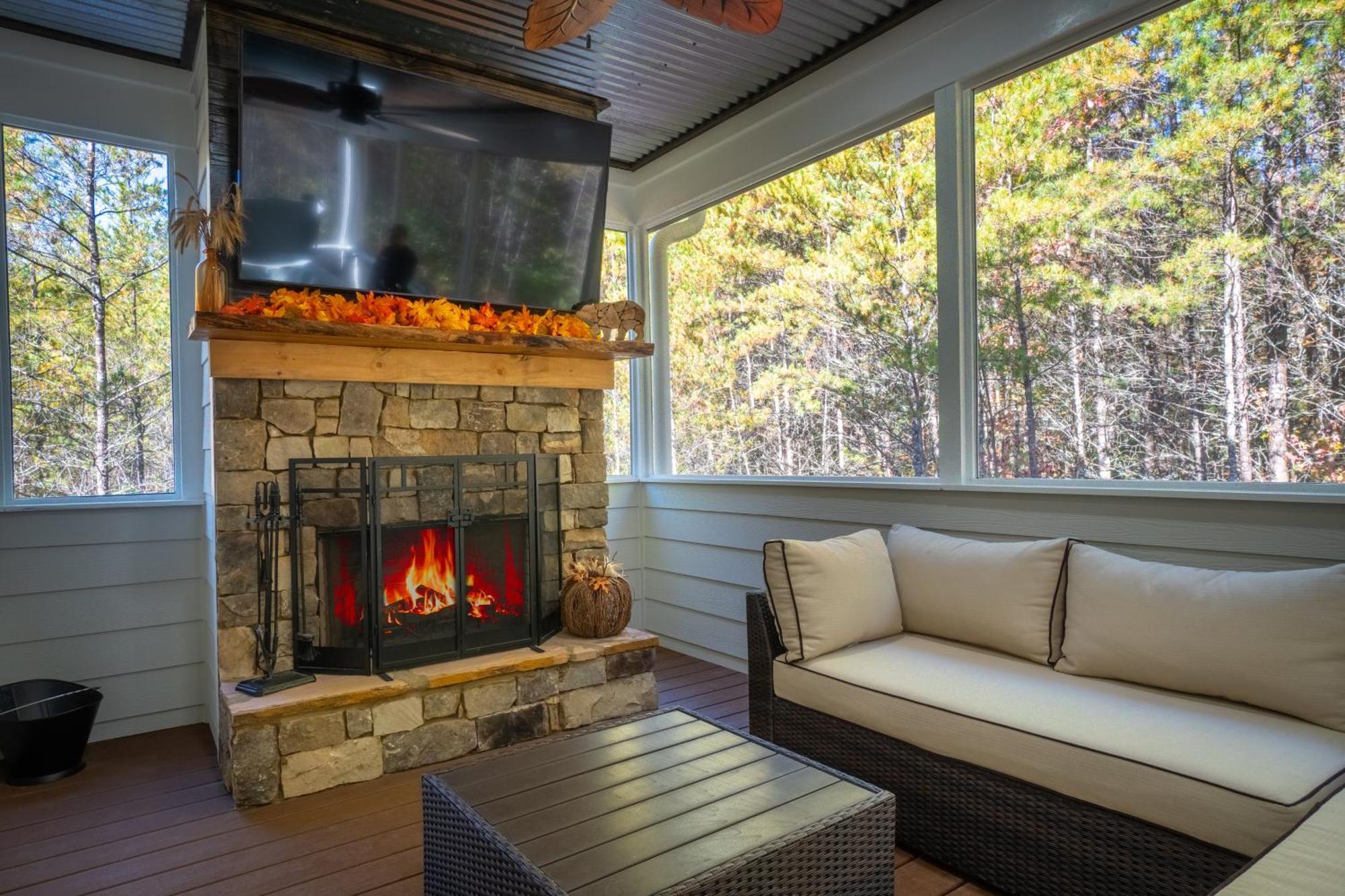 Par-Tee Haus I- Game Room & Hot Tub-Walk To Helen Extérieur photo